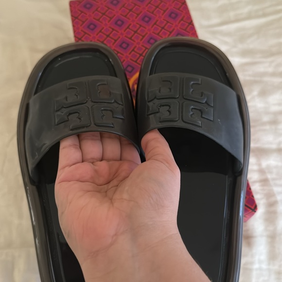 Tory Burch Pool Slides - Picture 3 of 4